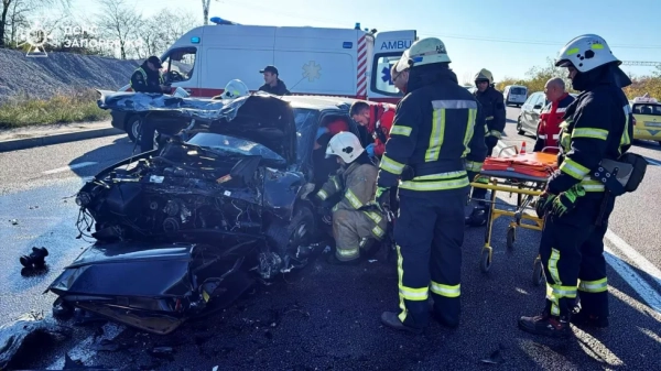 Смертельна ДТП у Запоріжжі: троє автівок та один загиблий.